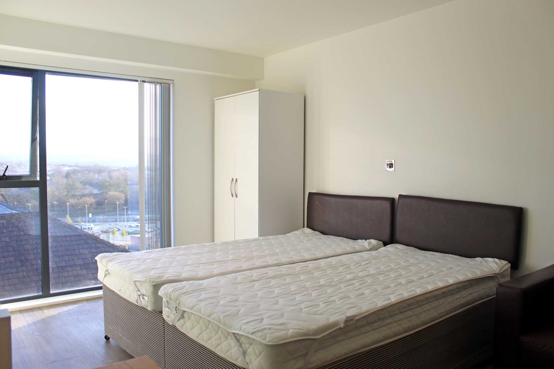 Cardinal Court, Oldham, Image 5