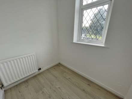 Oldham Road, Royton, Image 10