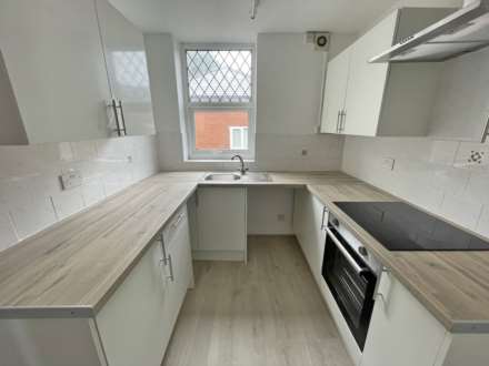 Oldham Road, Royton, Image 2