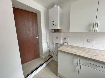 Oldham Road, Royton, Image 3