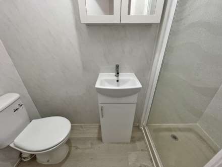 Oldham Road, Royton, Image 5