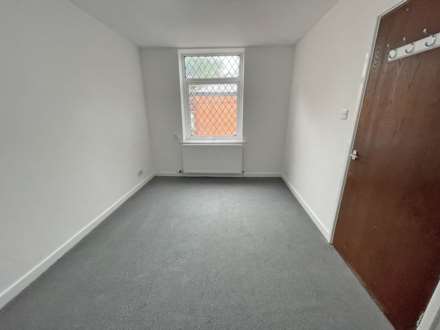 Oldham Road, Royton, Image 6