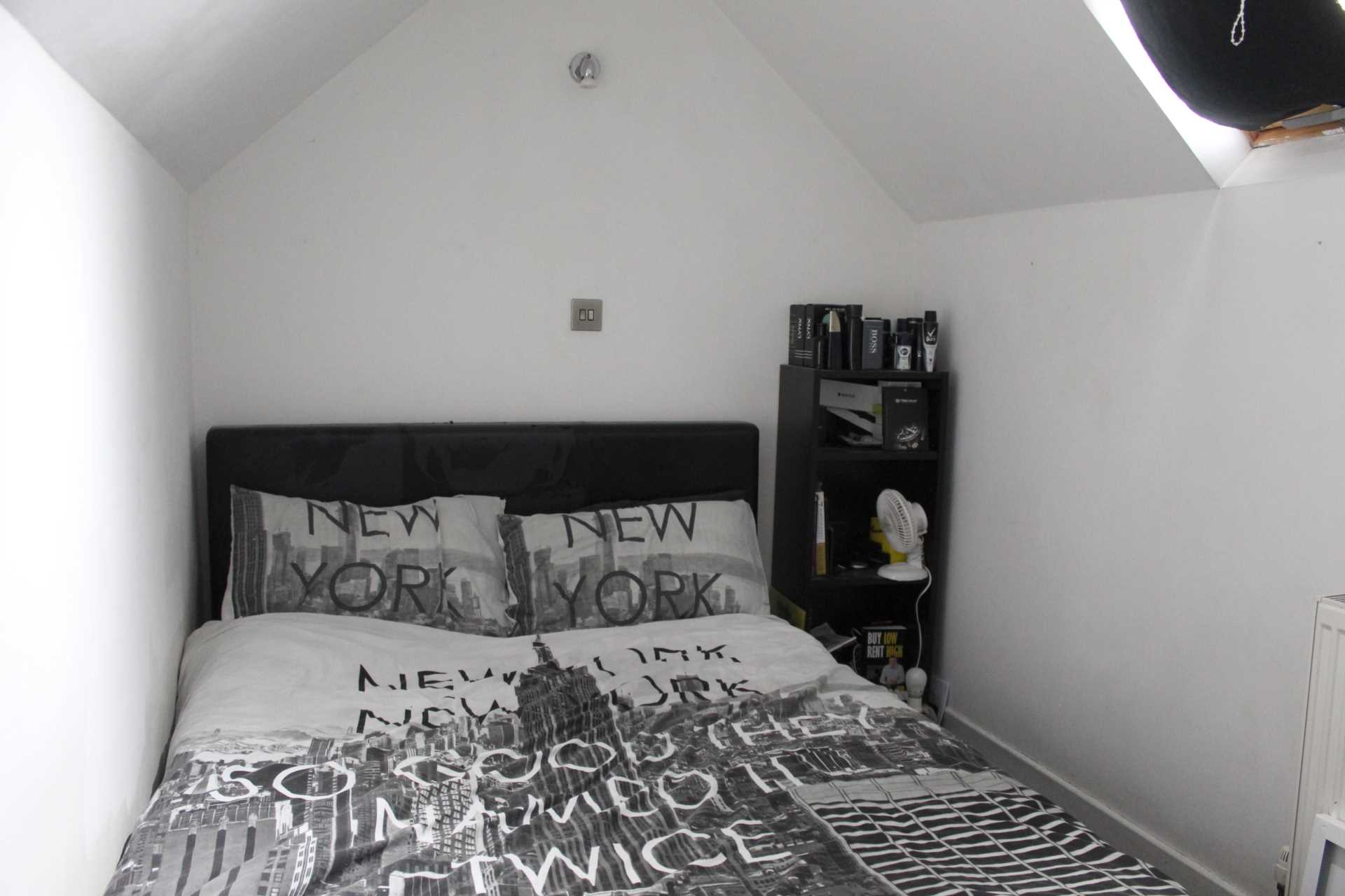 Lewisham Close, Royton, Image 15