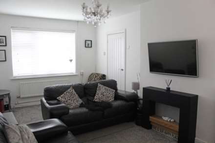 Lewisham Close, Royton, Image 3