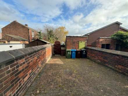 Rainshaw Street, Royton, Image 8