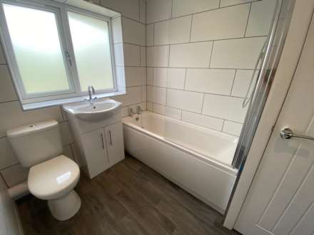 Harewood Drive, Oldham, Image 10