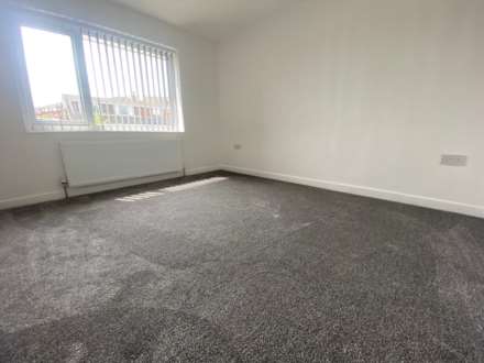 Harewood Drive, Oldham, Image 13