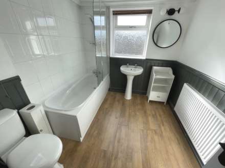 Milnrow Road, Shaw, Image 12