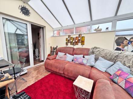 Three Acre Avenue, Oldham, Image 10