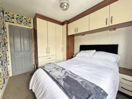 Three Acre Avenue, Oldham, Image 13