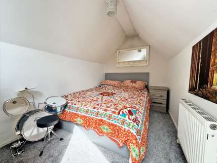 Three Acre Avenue, Oldham, Image 18