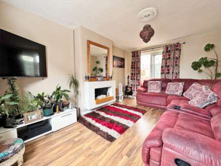 Three Acre Avenue, Oldham, Image 5