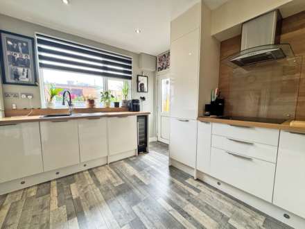Three Acre Avenue, Oldham, Image 7