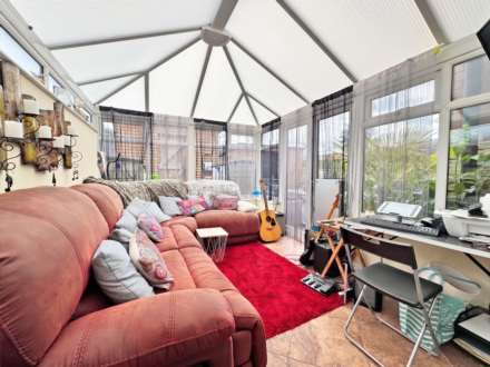Three Acre Avenue, Oldham, Image 9