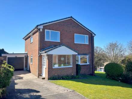 4 Bedroom Detached, Mayfield Avenue, Springhead, Oldham