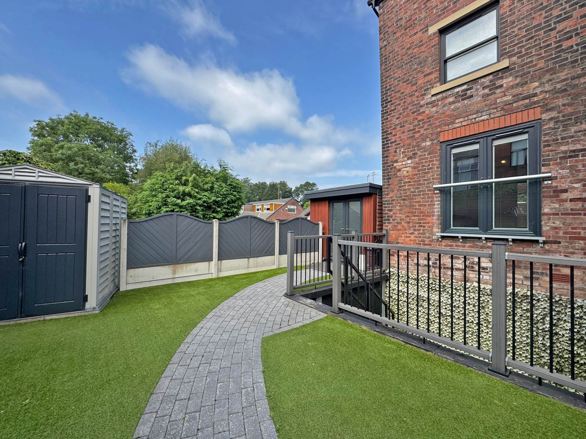 Rochdale Road, Royton, Image 19