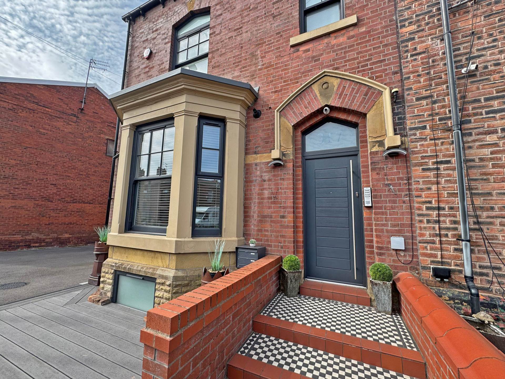 Rochdale Road, Royton, Image 23