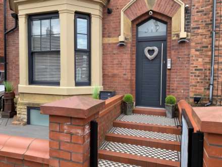 2 Bedroom Duplex, Rochdale Road, Royton