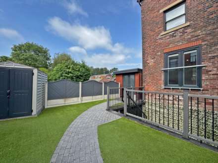 Rochdale Road, Royton, Image 19