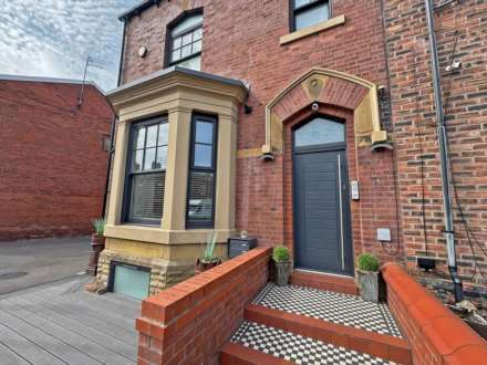 Rochdale Road, Royton, Image 23