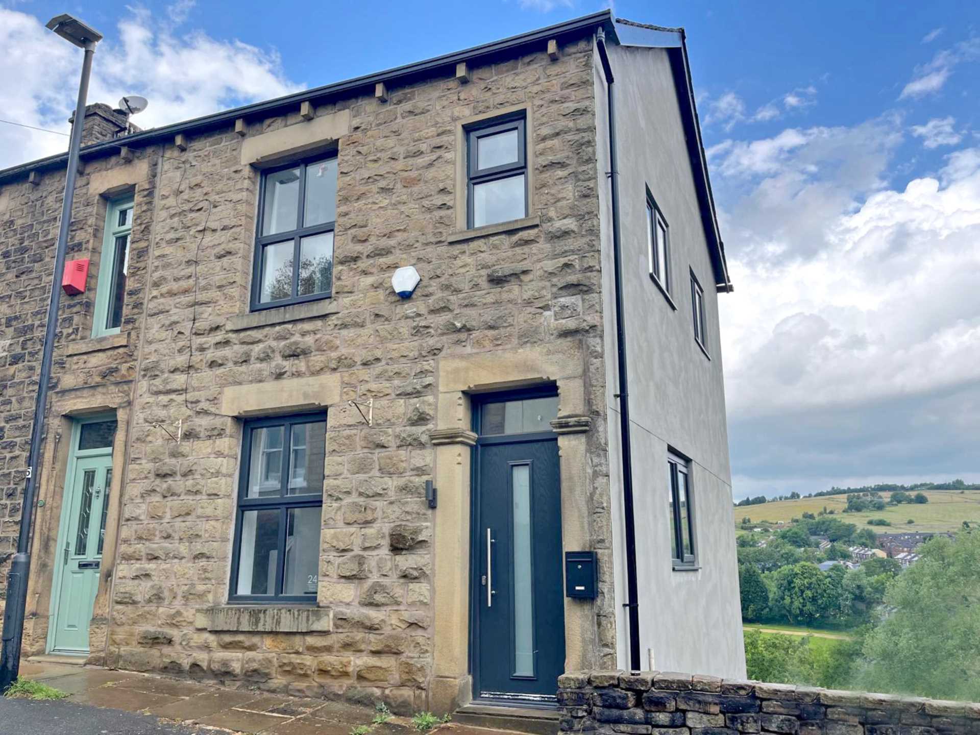 Grains Road, Delph, Image 1