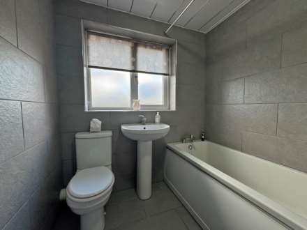 Newtondale Avenue, Royton, Image 18