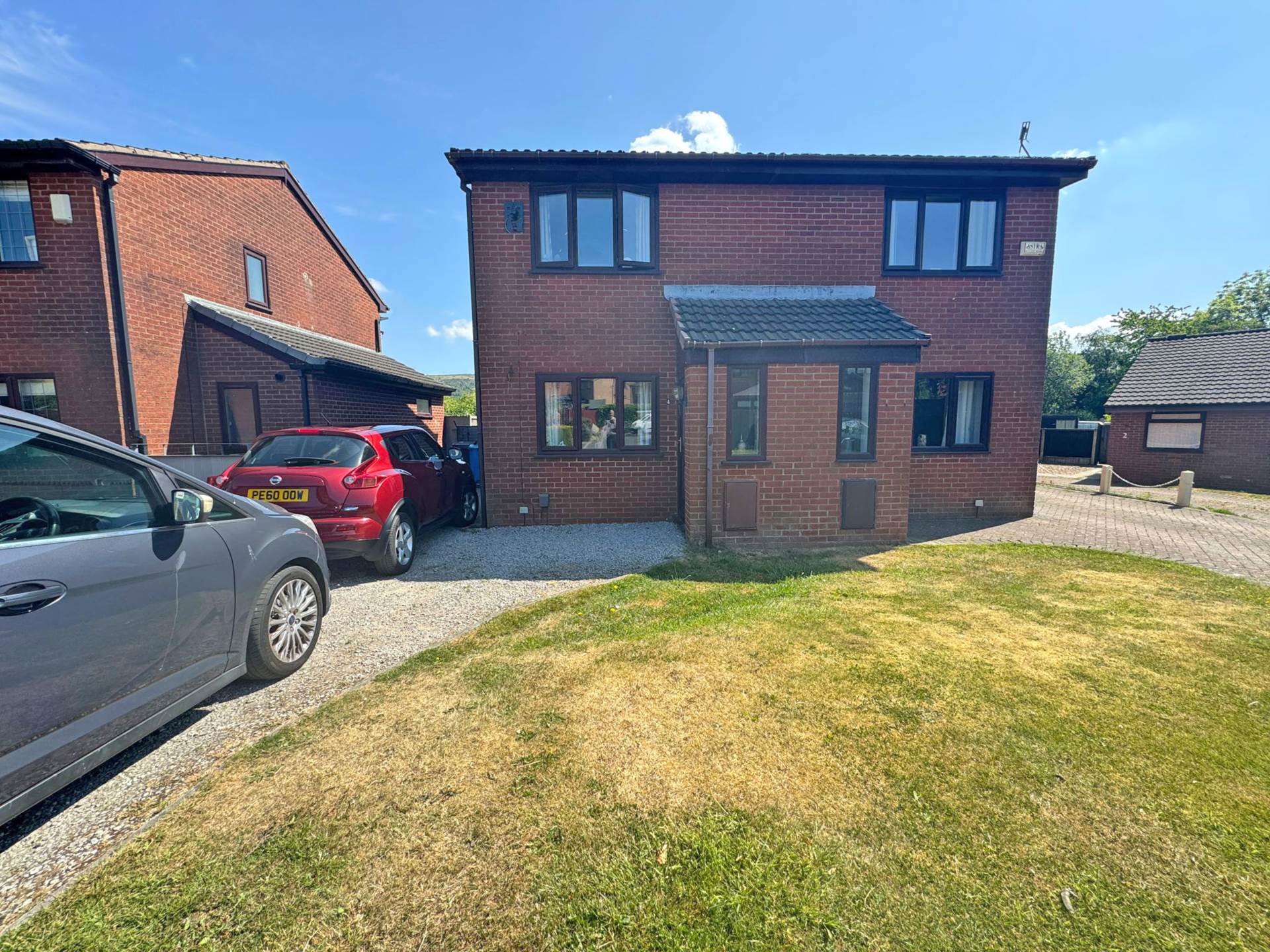 Kingston Close, Shaw, Image 1