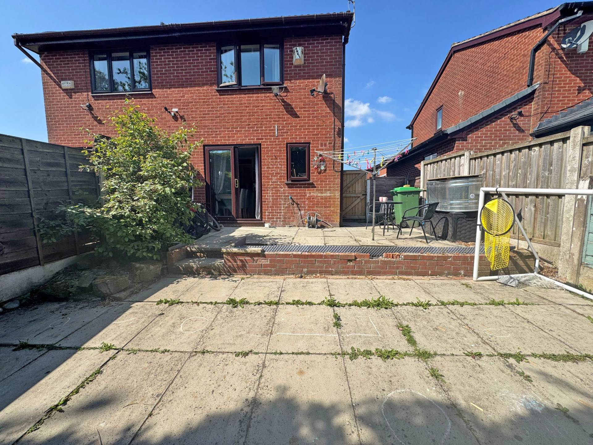 Kingston Close, Shaw, Image 10