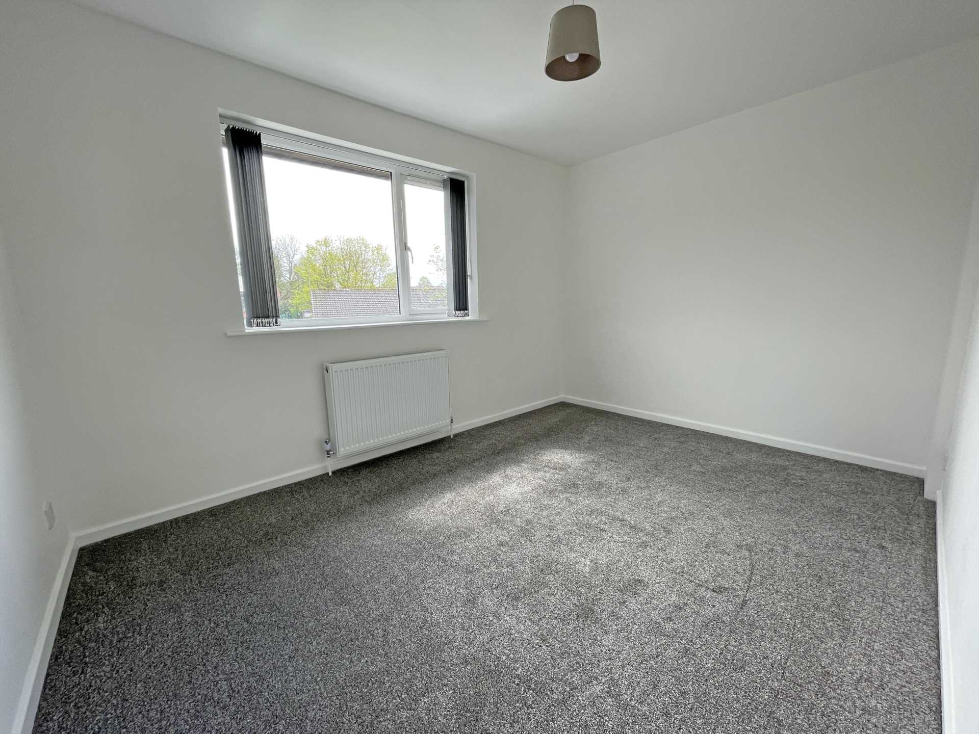 Chelsea Close, Shaw, Image 12