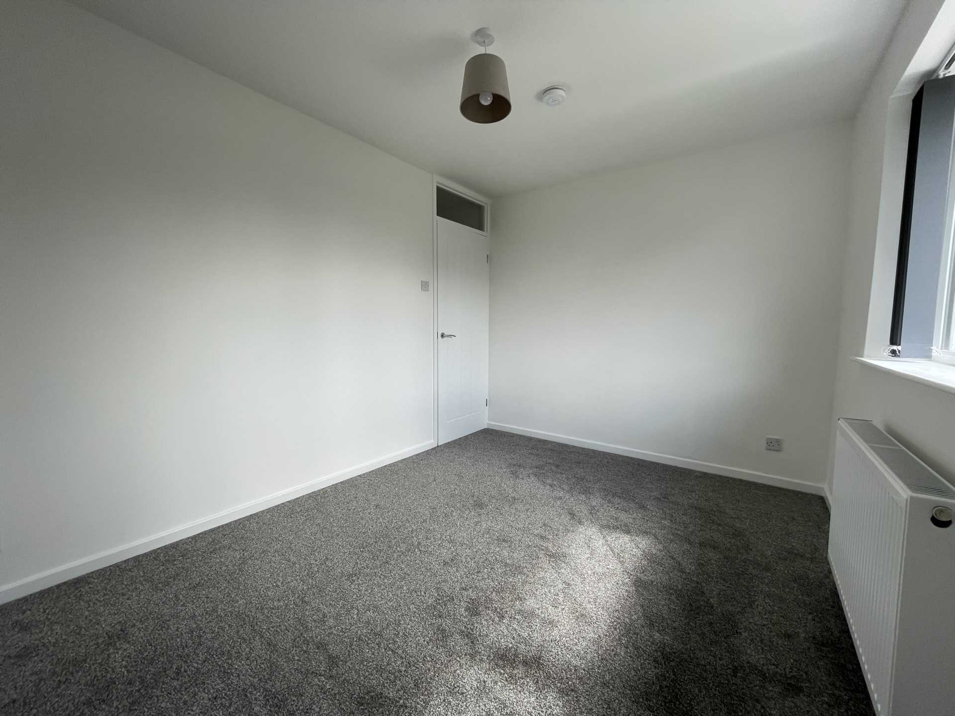 Chelsea Close, Shaw, Image 13