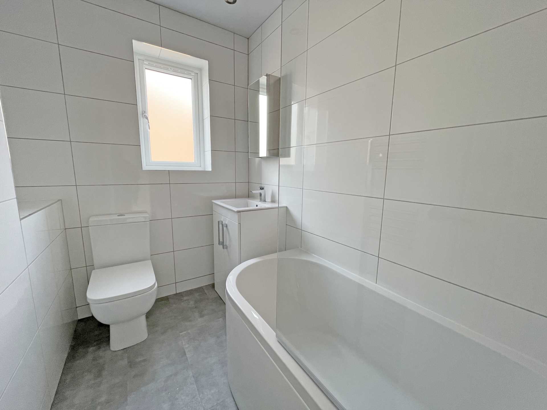 Chelsea Close, Shaw, Image 16