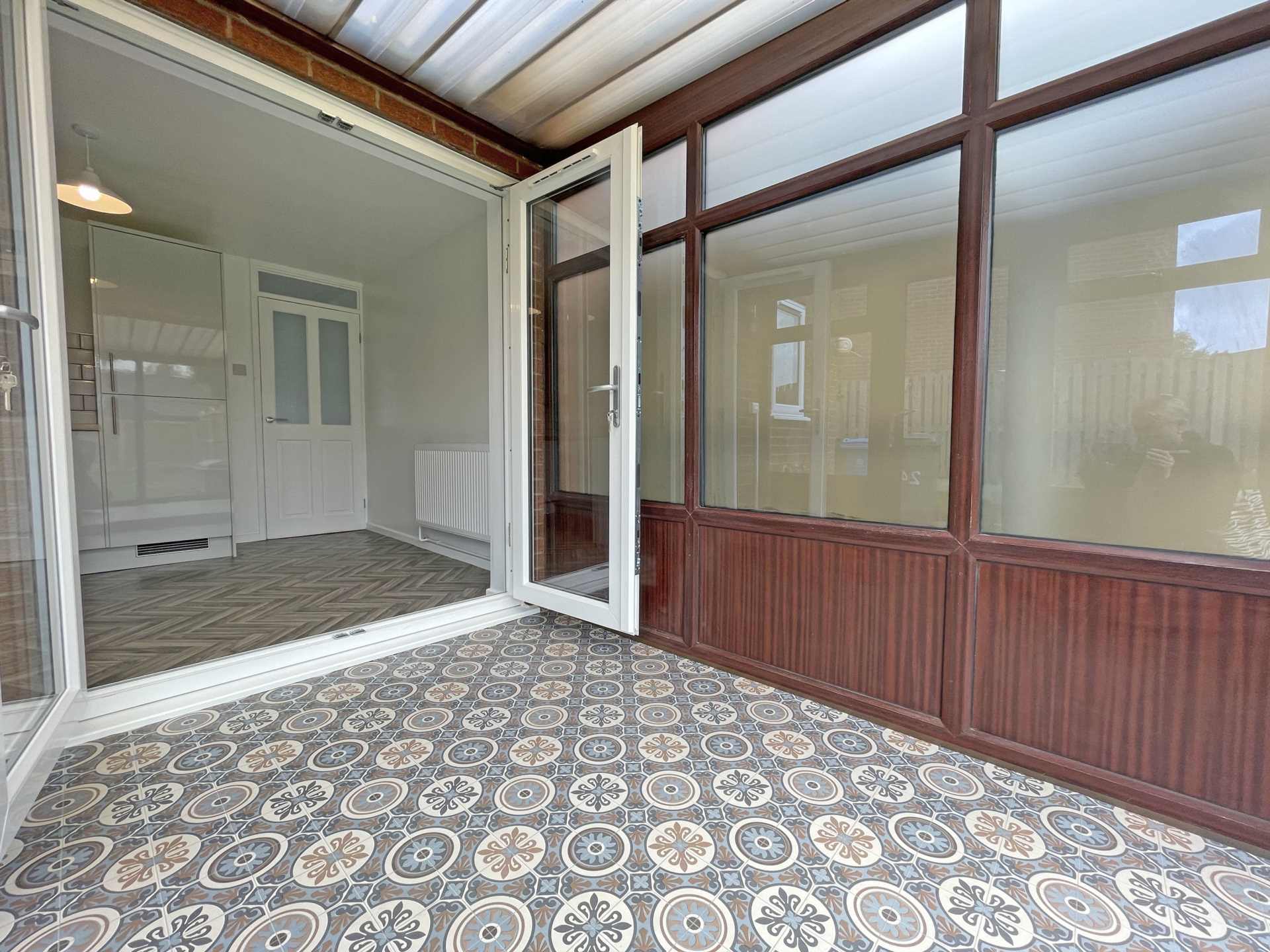 Chelsea Close, Shaw, Image 9