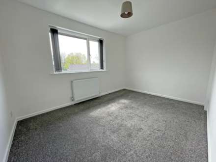 Chelsea Close, Shaw, Image 12