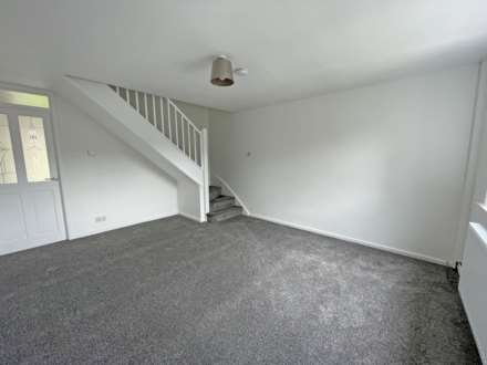 Chelsea Close, Shaw, Image 3