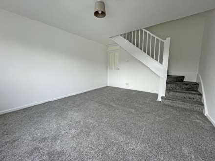 Chelsea Close, Shaw, Image 4