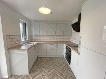Chelsea Close, Shaw, Image 6