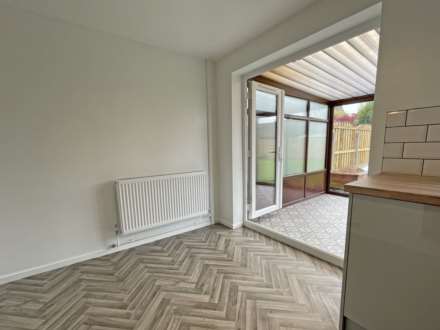 Chelsea Close, Shaw, Image 7