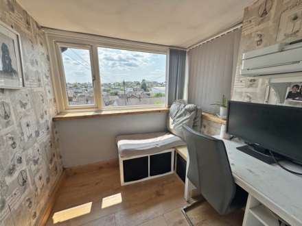 Rishworth Rise, Shaw, Image 17