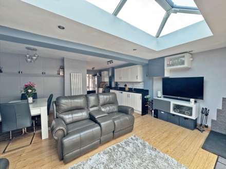 Rishworth Rise, Shaw, Image 2