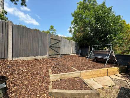 Rishworth Rise, Shaw, Image 25