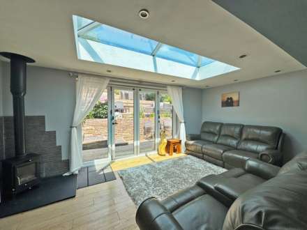 Rishworth Rise, Shaw, Image 3
