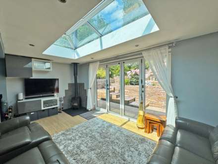 Rishworth Rise, Shaw, Image 4
