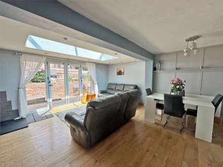 Rishworth Rise, Shaw, Image 5
