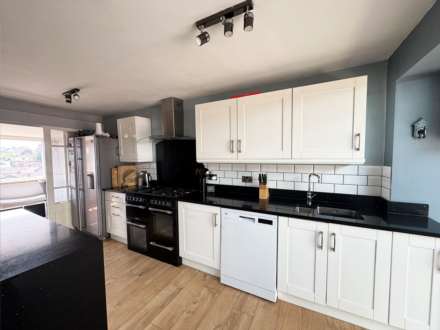 Rishworth Rise, Shaw, Image 7