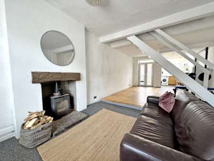Rochdale Road, Royton, Image 2