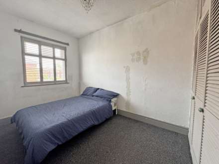 Rochdale Road, Royton, Image 8