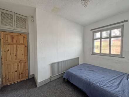 Rochdale Road, Royton, Image 9