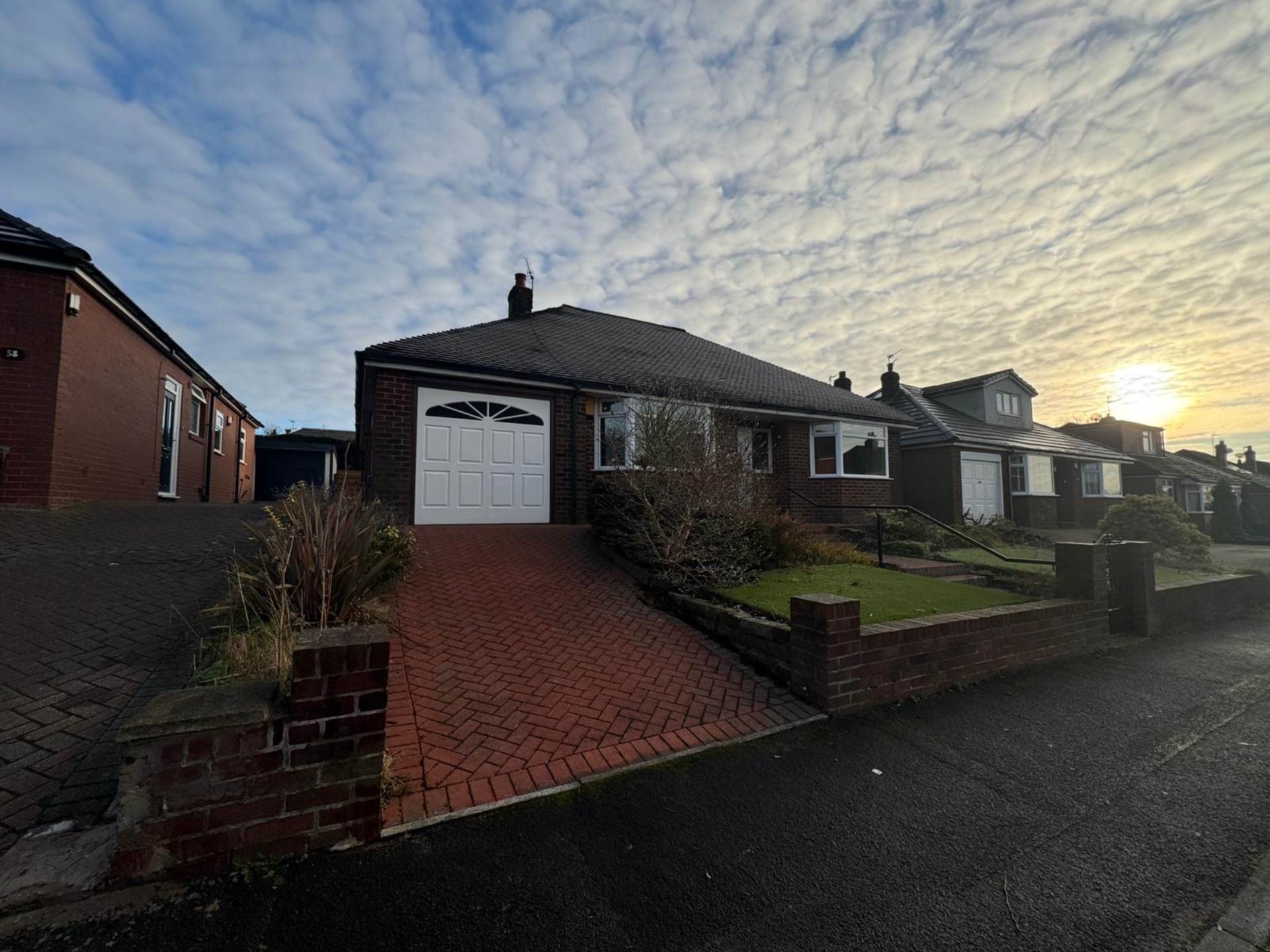 Manor Road, Shaw, Image 15