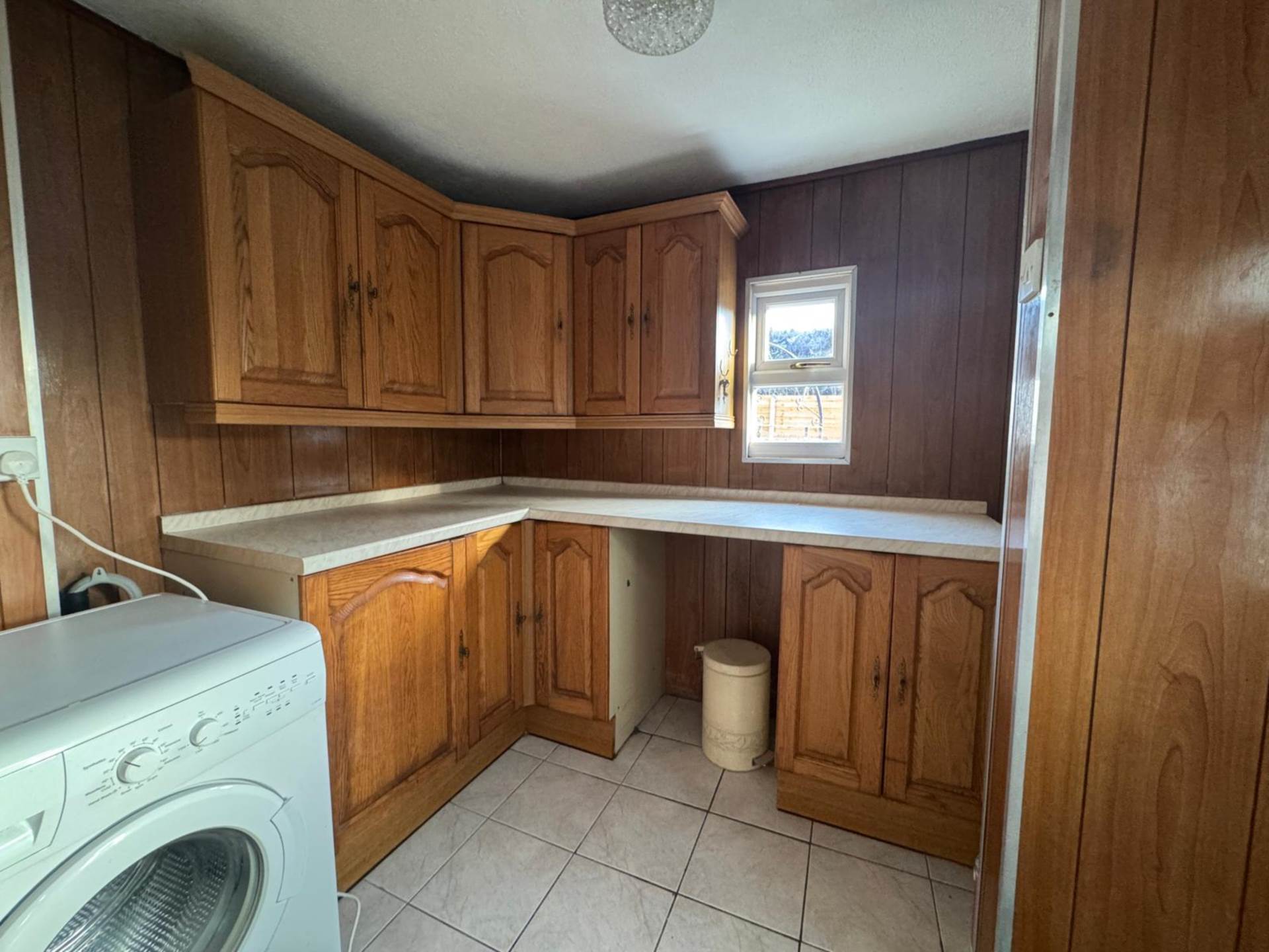 Manor Road, Shaw, Image 7