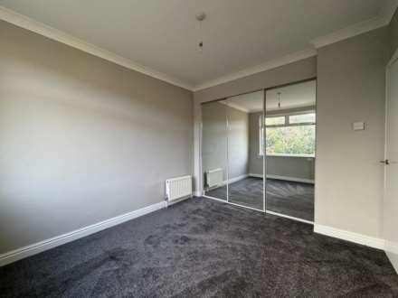Manor Road, Shaw, Image 10